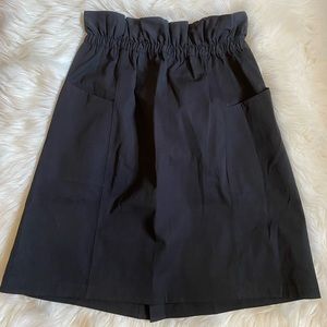 Lululemon trip taker paperbag black skirt size 6